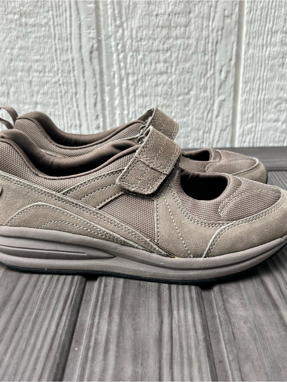 Easy Spirit Anti Gravity Walking Shoes Women’s 7